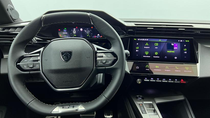 Aperçu du véhicule : BlueHDi 130ch S&S EAT8 GT Gris Selenium avec 4500€ d'équipements inclus