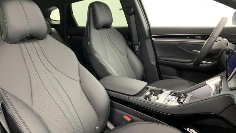 Aperçu du véhicule : 1.5L DM-I 218 CH PHEV COMFORT