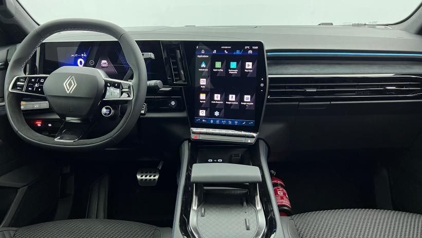Aperçu du véhicule : full hybrid E-Tech 200 ch Esprit Alpine Blanc Nacré - Toit Noir Etoilé avec 3549€ d'équipements inclus