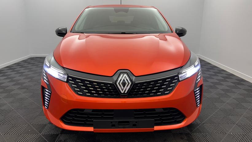 Aperçu du véhicule : Blue dCi 100 Evolution Orange Valencia avec 1900€ d'équipements inclus