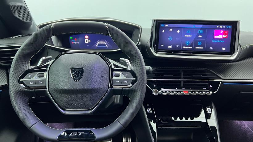 Aperçu du véhicule : Nouvelle Hybrid 145 e-DCS6 GT Noir Perla Nera avec 3100€ d'équipements inclus