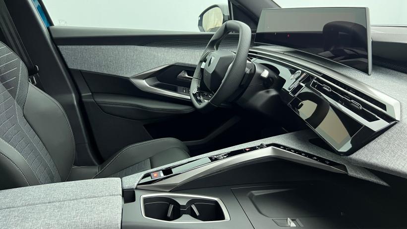 Aperçu du véhicule : Nouveau Hybrid 145 e-DCS6 GT Bleu Obsession avec 3750€ d'équipements inclus