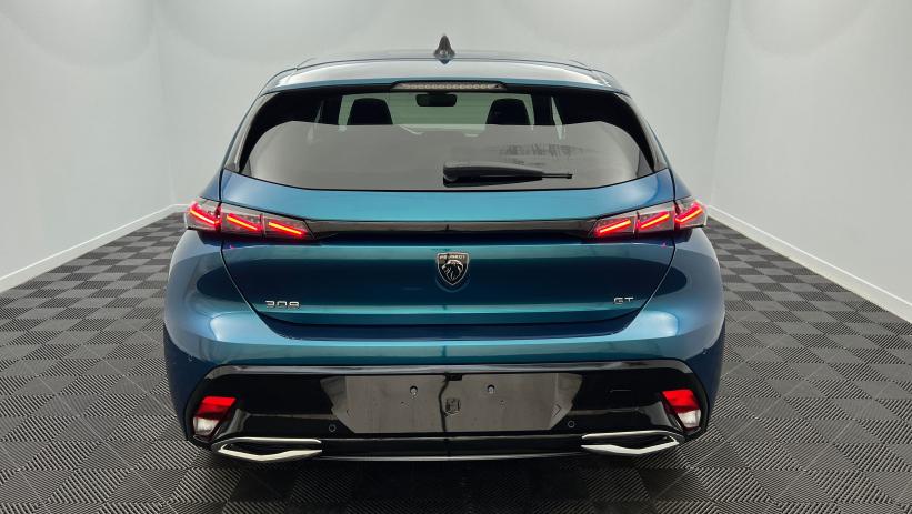 Aperçu du véhicule : BlueHDi 130ch S&S EAT8 GT Bleu Obsession avec 3600€ d'équipements inclus