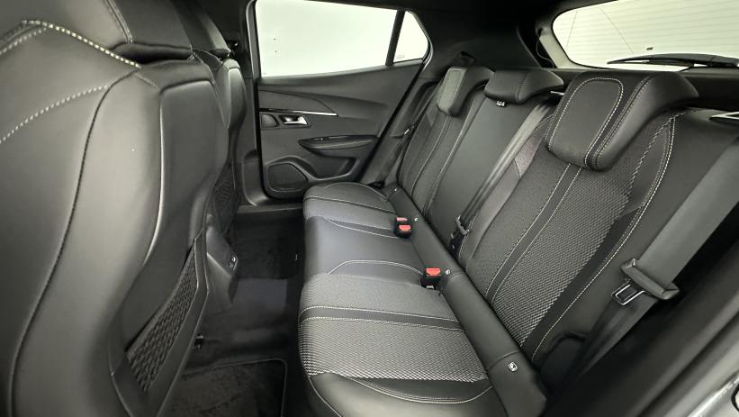 Aperçu du véhicule : 1.2 Hybrid 145ch GT e-DCS6