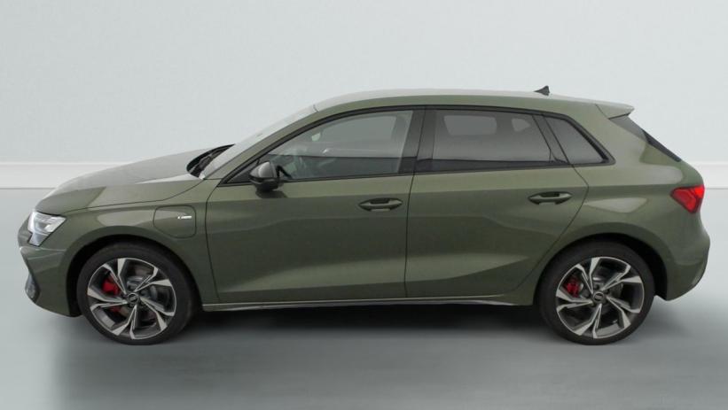 Aperçu du véhicule : 45 TFSI E HYBRIDE RECHARGEABLE 272 S TRONIC 6 S LINE