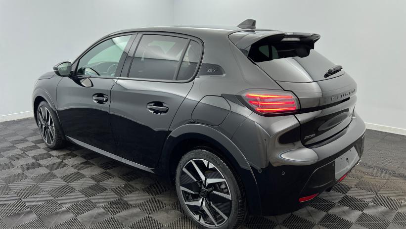 Aperçu du véhicule : Nouvelle Hybrid 145 e-DCS6 GT Noir Perla Nera avec 3100€ d'équipements inclus