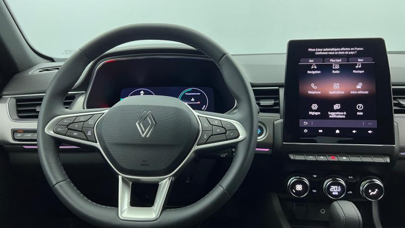 Aperçu du véhicule : E-Tech full hybrid 145 Techno Gris métallique avec 800€ d'équipements inclus