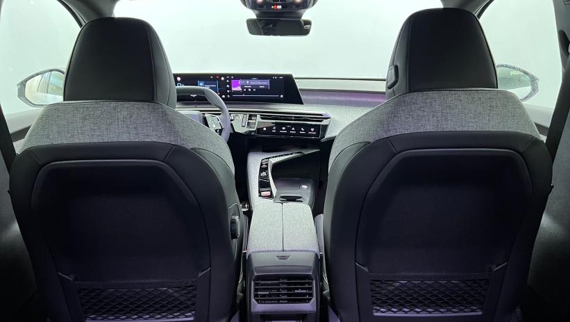 Aperçu du véhicule : Nouveau Hybrid 145 e-DCS6 GT Blanc Okénite avec 5350€ d'équipements inclus