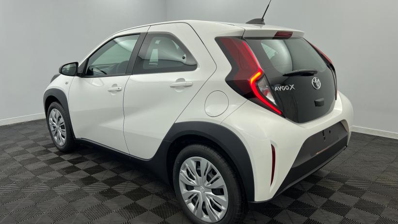 Aperçu du véhicule : 1.0 VVT-i 72 Dynamic Blanc Pur avec 250€ d'équipements inclus