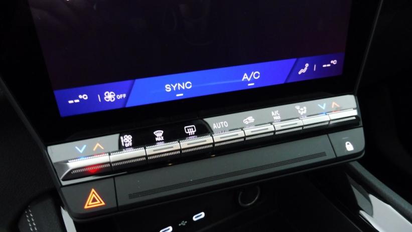 Aperçu du véhicule : 1.2 E-TECH FULL HYBRID 200CH TECHNO - 24