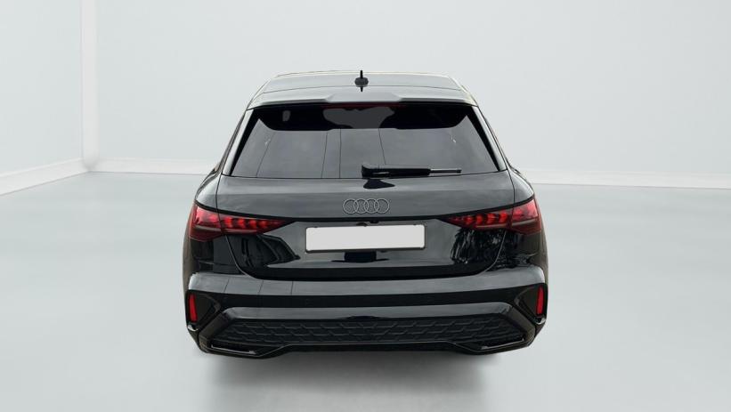 Aperçu du véhicule : 45 TFSI E HYBRIDE RECHARGEABLE 272 S TRONIC 6 S LINE