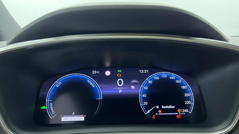 Aperçu du véhicule : Hybride 178ch Design Gris Dynamic avec 2340€ d'équipements inclus