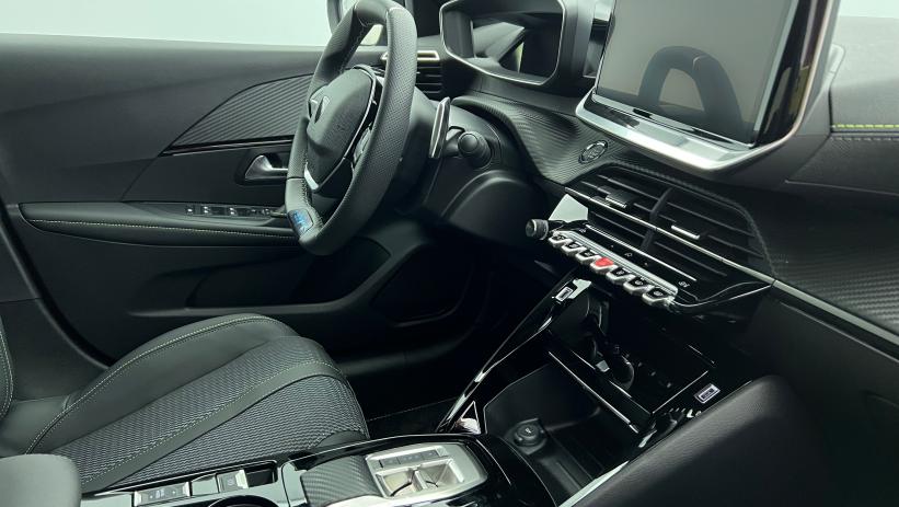 Aperçu du véhicule : Nouvelle Hybrid 145 e-DCS6 GT Gris Selenium avec 1700€ d'équipements inclus