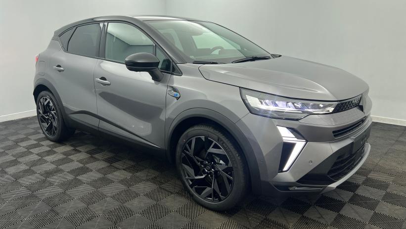 Aperçu du véhicule : E-Tech full hybrid 160 ch esprit Alpine Gris Cassiopée - Toit Noir Etoilé avec 2150€ d'équipements inclus