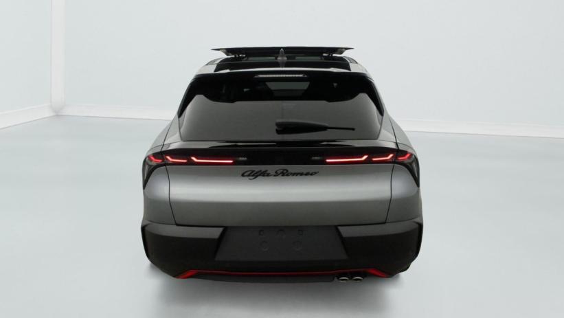 Aperçu du véhicule : 1.2 Ibrida 145 ch eDCT6 Speciale