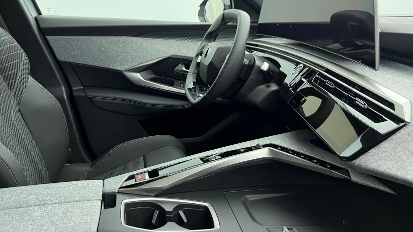 Aperçu du véhicule : Nouveau Hybrid 145 e-DCS6 GT Gris Artense avec 4000€ d'équipements inclus