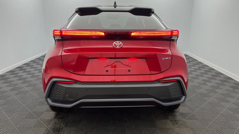 Aperçu du véhicule : Hybride 140 Design Rouge Intense - Toit Noir Onyx avec 2700€ d'équipements inclus