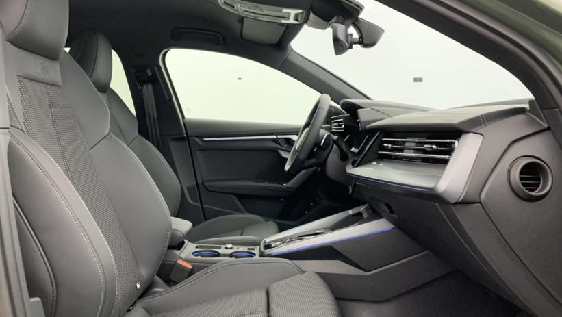 Aperçu du véhicule : 45 TFSI E HYBRIDE RECHARGEABLE 272 S TRONIC 6 S LINE