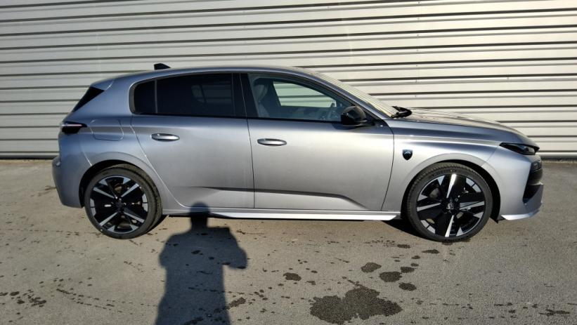 Aperçu du véhicule : 308 Hybrid 145 e-DCS6 GT