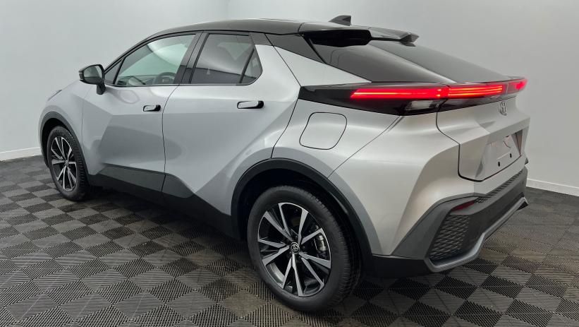 Aperçu du véhicule : Hybride 140 Design Gris Minéral - Toit Noir Onyx avec 2700€ d'équipements inclus