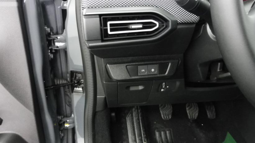 Aperçu du véhicule : 1.0 ECO-G 100CH EXPRESSION 7 PLACES -24