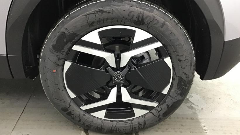 Aperçu du véhicule : 2008 100 S&S BVM6 Allure - 5P