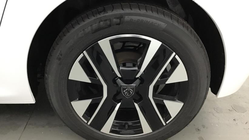 Aperçu du véhicule : 208 Hybrid 136 e-DCS6 Allure