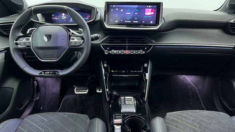 Aperçu du véhicule : Nouvelle Hybrid 145 e-DCS6 GT Noir Perla Nera avec 3100€ d'équipements inclus