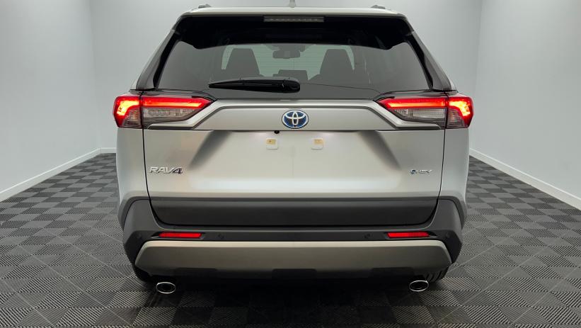 Aperçu du véhicule : Hybride 222 ch AWD-i 30 YEARS Gris Acier avec 1350€ d'équipements inclus