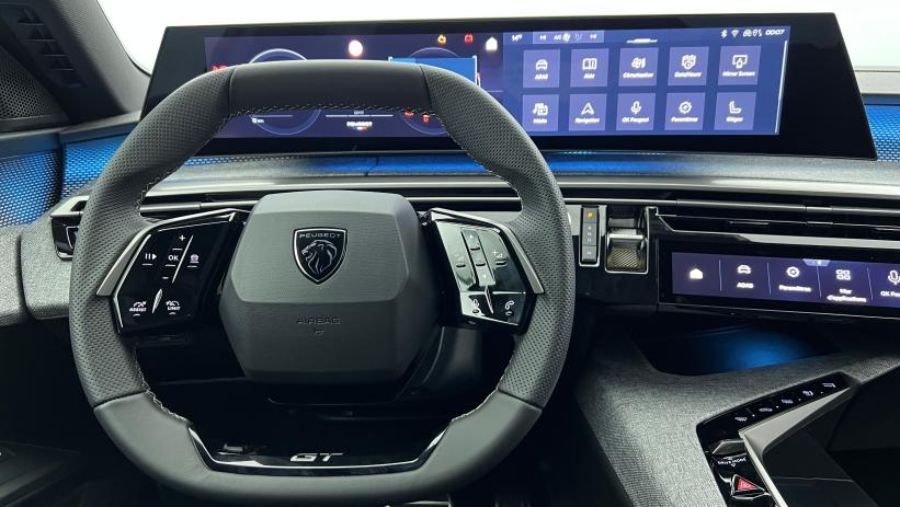 Aperçu du véhicule : Nouveau Hybrid 145 e-DCS6 GT Blanc Okénite avec 4000€ d'équipements inclus