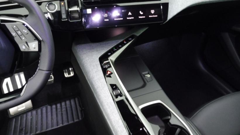 Aperçu du véhicule : 1.2 HYBRID 145CH GT E-DCS6