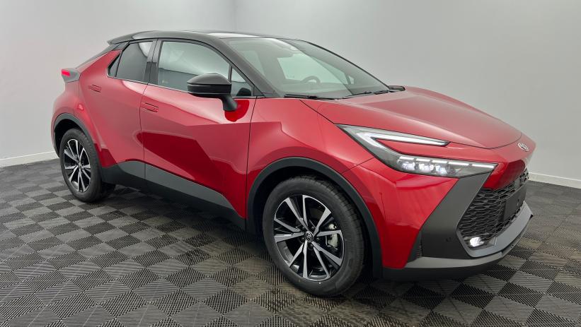Aperçu du véhicule : Hybride 140 Design Rouge Intense - Toit Noir Onyx avec 2700€ d'équipements inclus
