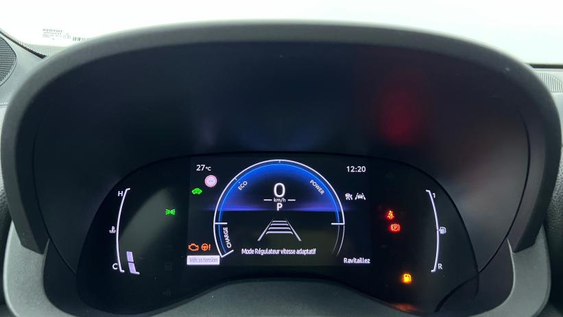 Aperçu du véhicule : Hybride 130ch 2WD Design Noir Intense avec 2100€ d'équipements inclus