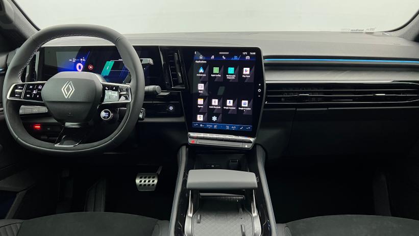 Aperçu du véhicule : E-Tech full hybrid 200 esprit Alpine Noir Etoilé avec 2650€ d'équipements inclus