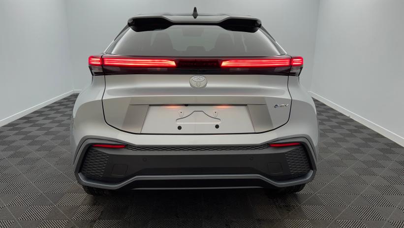 Aperçu du véhicule : Hybride 140 Design Gris Minéral - Toit Noir Onyx avec 2700€ d'équipements inclus