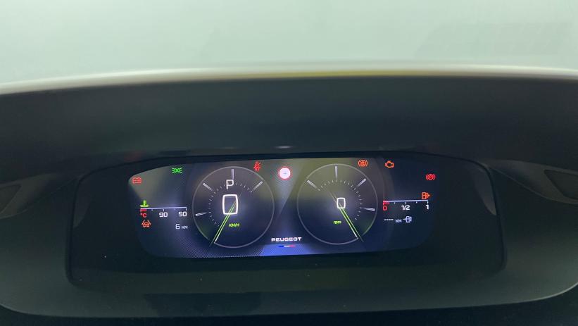 Aperçu du véhicule : BlueHDi 130ch S&S EAT8 GT Bleu Obsession avec 3600€ d'équipements inclus