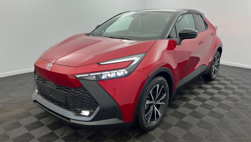 Aperçu du véhicule : Hybride 140 Design Rouge Intense - Toit Noir Onyx avec 2700€ d'équipements inclus