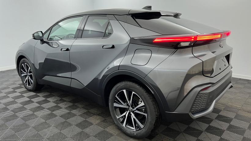 Aperçu du véhicule : Hybride 140 Design Gris Atlas - Toit Noir Onyx avec 2700€ d'équipements inclus