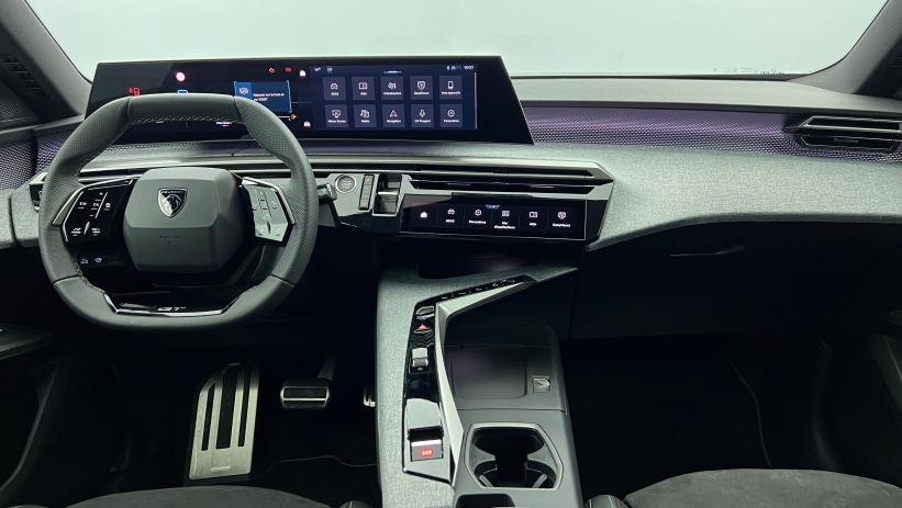 Aperçu du véhicule : Nouveau Hybrid 145 e-DCS6 GT Noir Perla Nera avec 7200€ d'équipements inclus