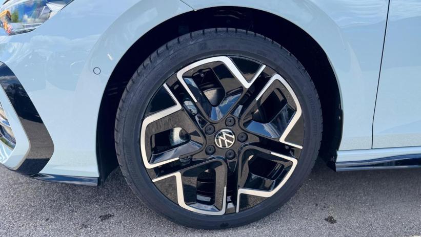 Aperçu du véhicule : R-LINE 2.0 TDI 150CV DSG7 + TOIT PANORAMIQUE + JA18 YORK + PACK HIVER + NEUF 0KM