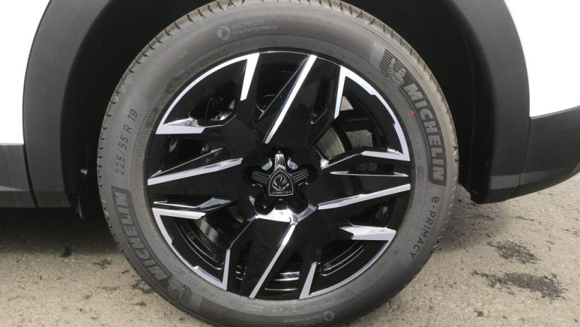 Aperçu du véhicule : 3008 Hybrid 145 e-DCS6 Allure