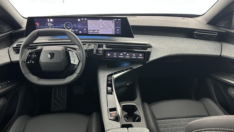 Aperçu du véhicule : III 1.2 Hybrid 145ch Allure e-DCS6