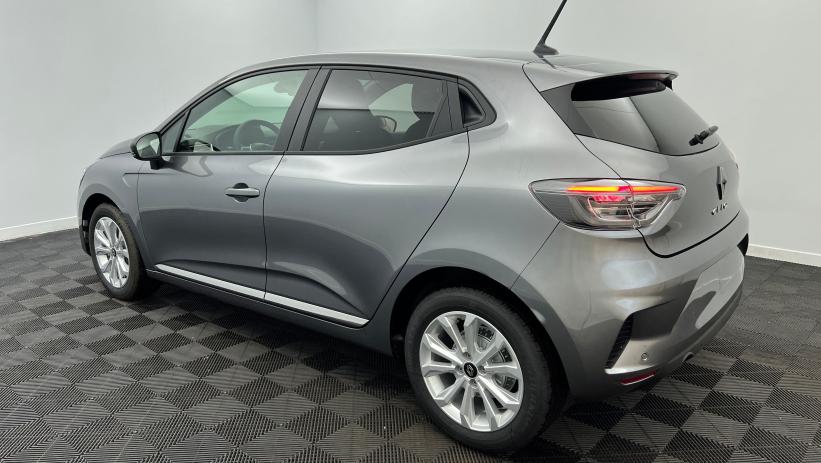 Aperçu du véhicule : Blue dCi 100 Evolution Gris Schiste avec 2550€ d'équipements inclus
