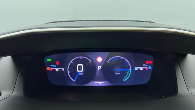 Aperçu du véhicule : Nouvelle Hybrid 145 e-DCS6 GT Noir Perla Nera avec 3100€ d'équipements inclus