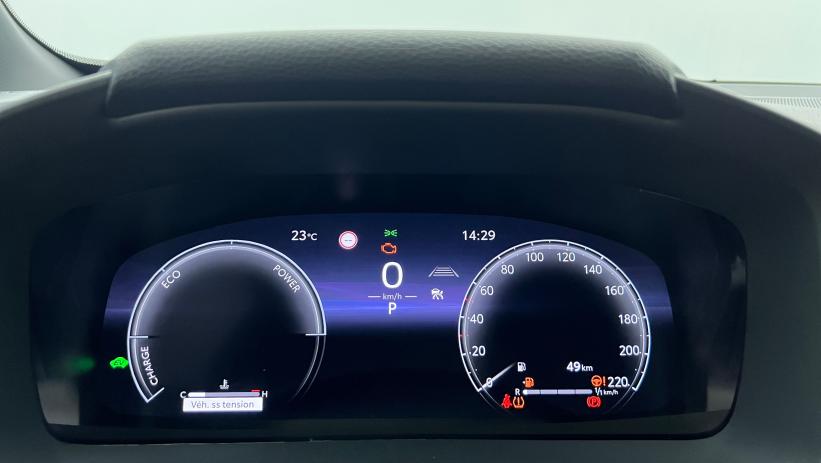 Aperçu du véhicule : Hybride 140 Design Rouge Intense - Toit Noir Onyx avec 2700€ d'équipements inclus